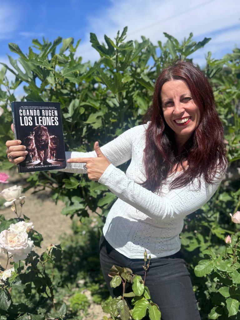 La historia real que inspiró este thriller está dejando a los lectores sin aliento: así ruge el debut negro de Cris González Serrano